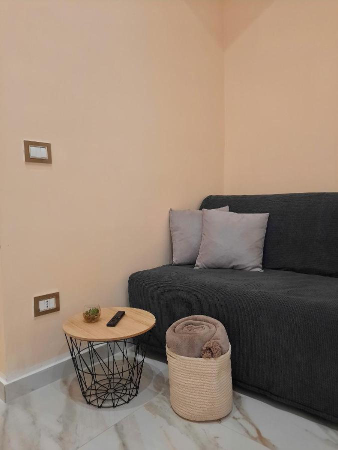 Re Ferdinando Apartment Наполи Екстериор снимка