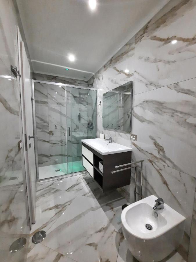 Re Ferdinando Apartment Наполи Екстериор снимка