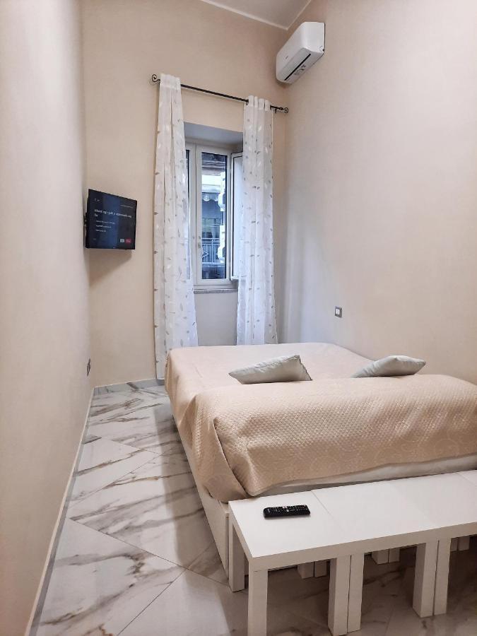 Re Ferdinando Apartment Наполи Екстериор снимка