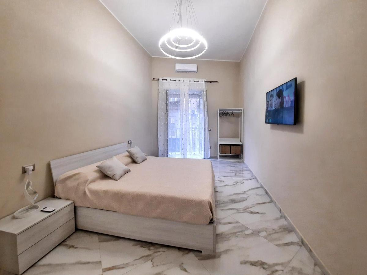 Re Ferdinando Apartment Наполи Екстериор снимка