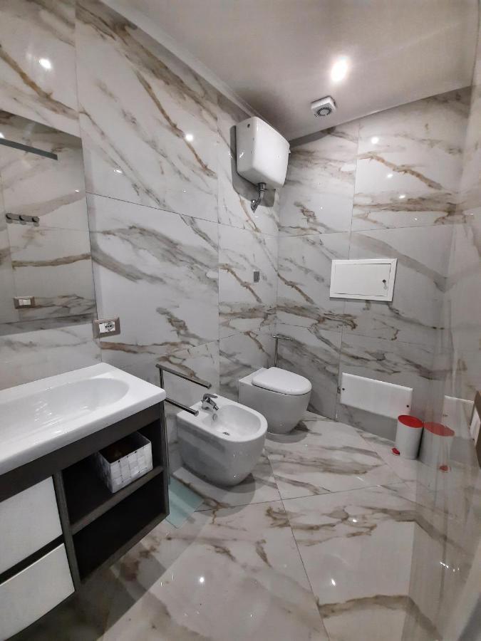 Re Ferdinando Apartment Наполи Екстериор снимка