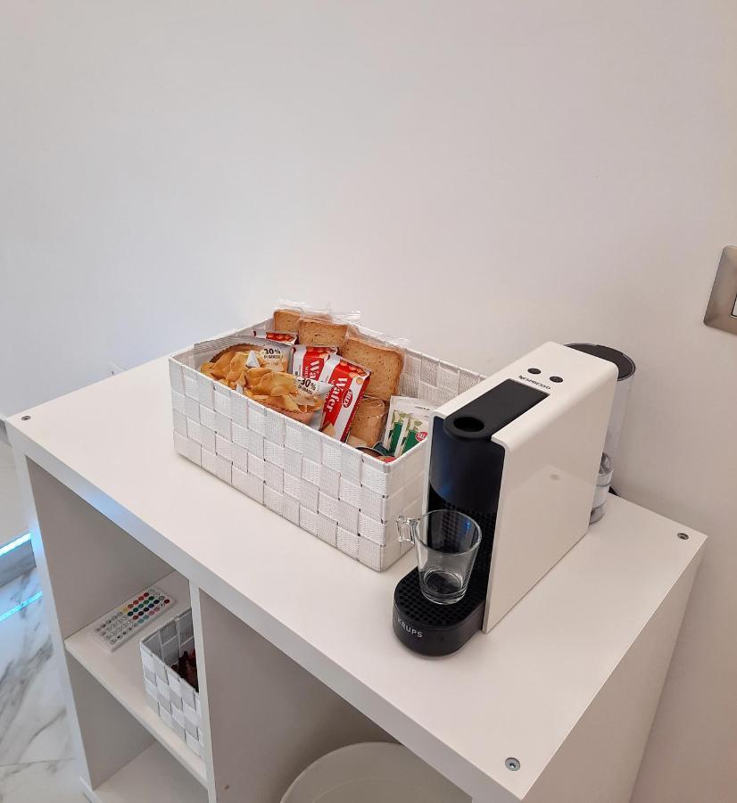 Re Ferdinando Apartment Наполи Екстериор снимка